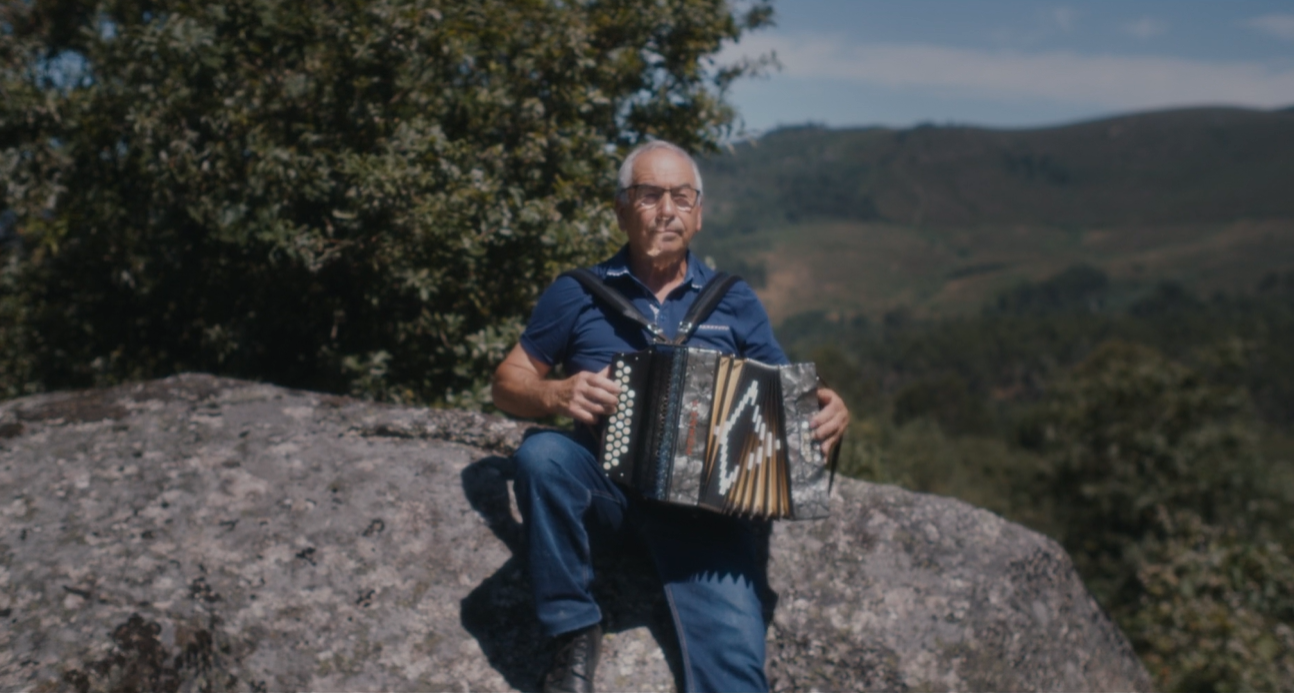 Bento Fernandes Macedo – “Maria se fores ao baile”