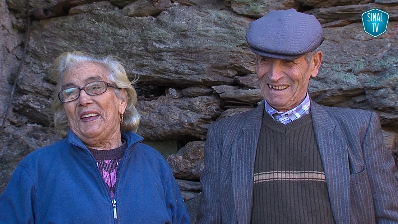 Este casal vive há 20 anos sozinhos nesta aldeia!