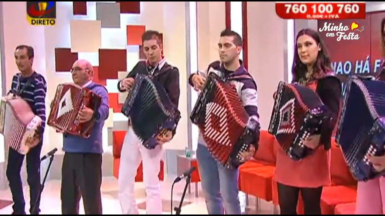 Uma Família Inteira Unida Pelas Concertinas